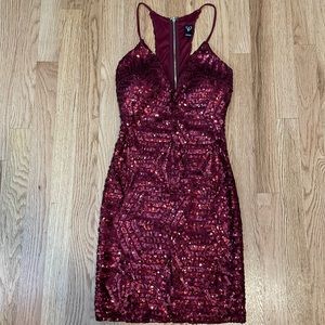 Windsor bodycon dress. Size XS. Maroon sequins.
